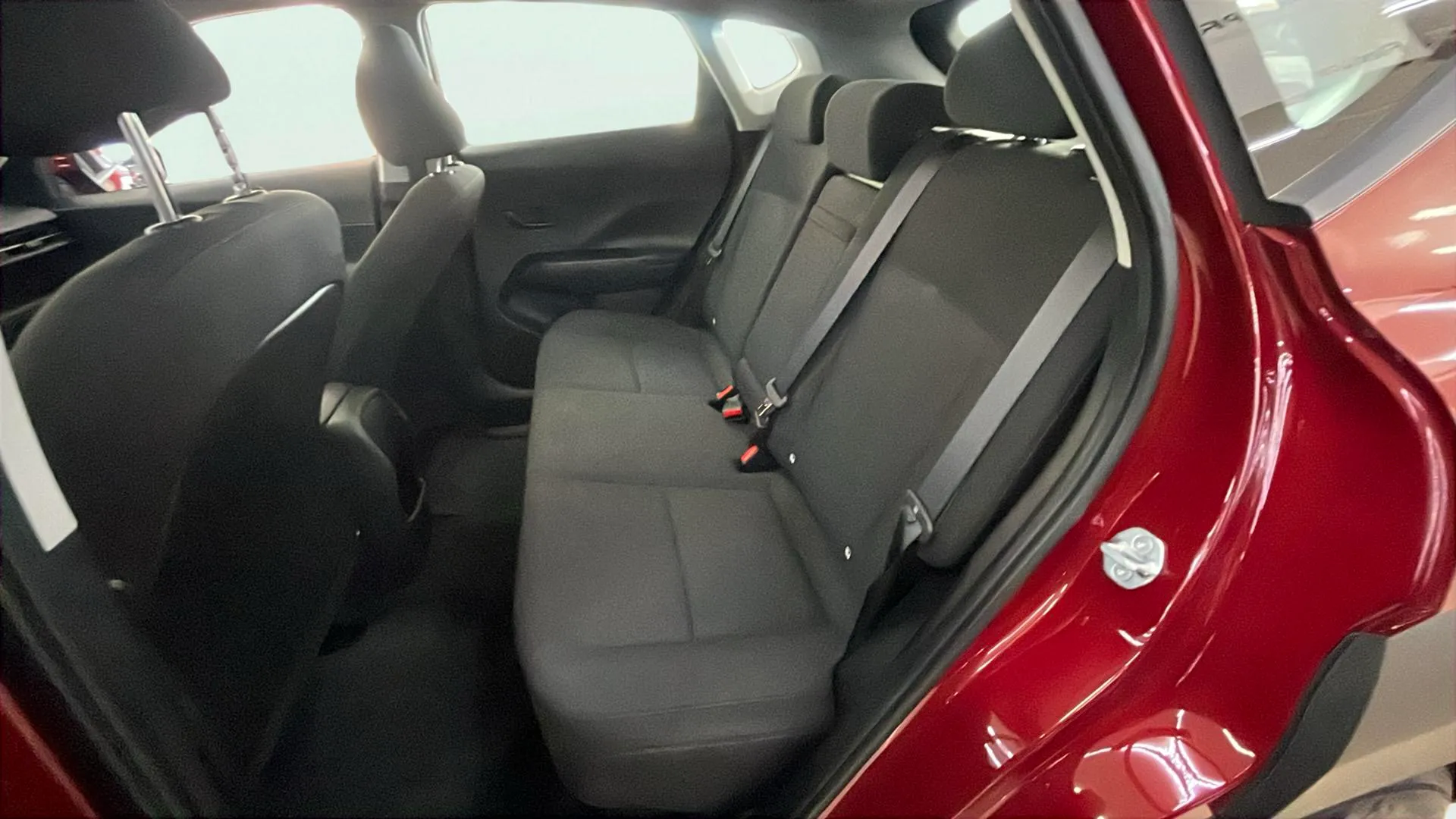 Hyundai Kona 1.6 GDI HEV Maxx DCT - foto 13