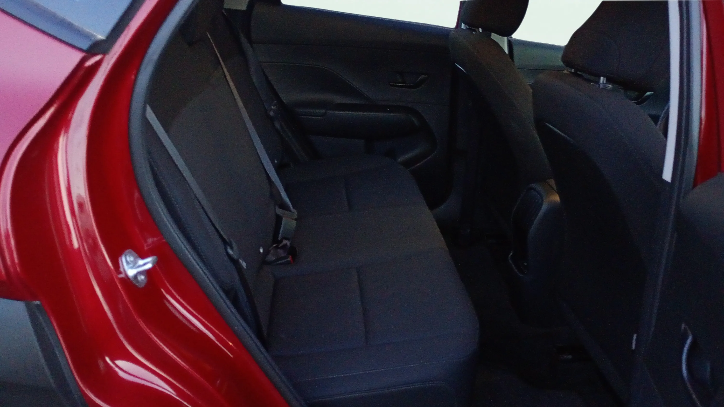 Hyundai Kona 1.6 GDI HEV Maxx DCT - foto 11