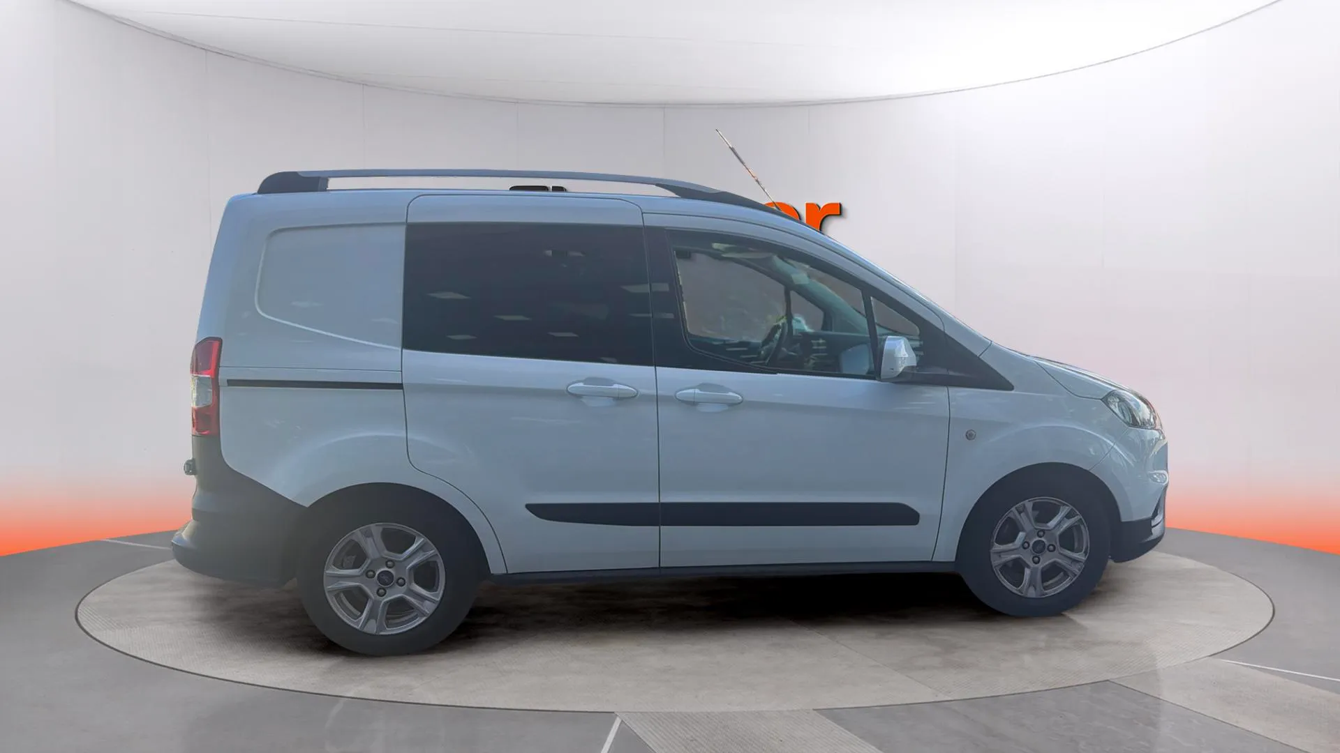 Ford Tourneo Courier 1.5 TDCi Trend - foto 5