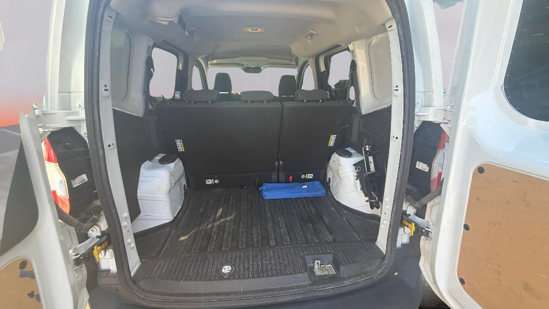 Ford Tourneo Courier 1.5 TDCi Trend - foto 13