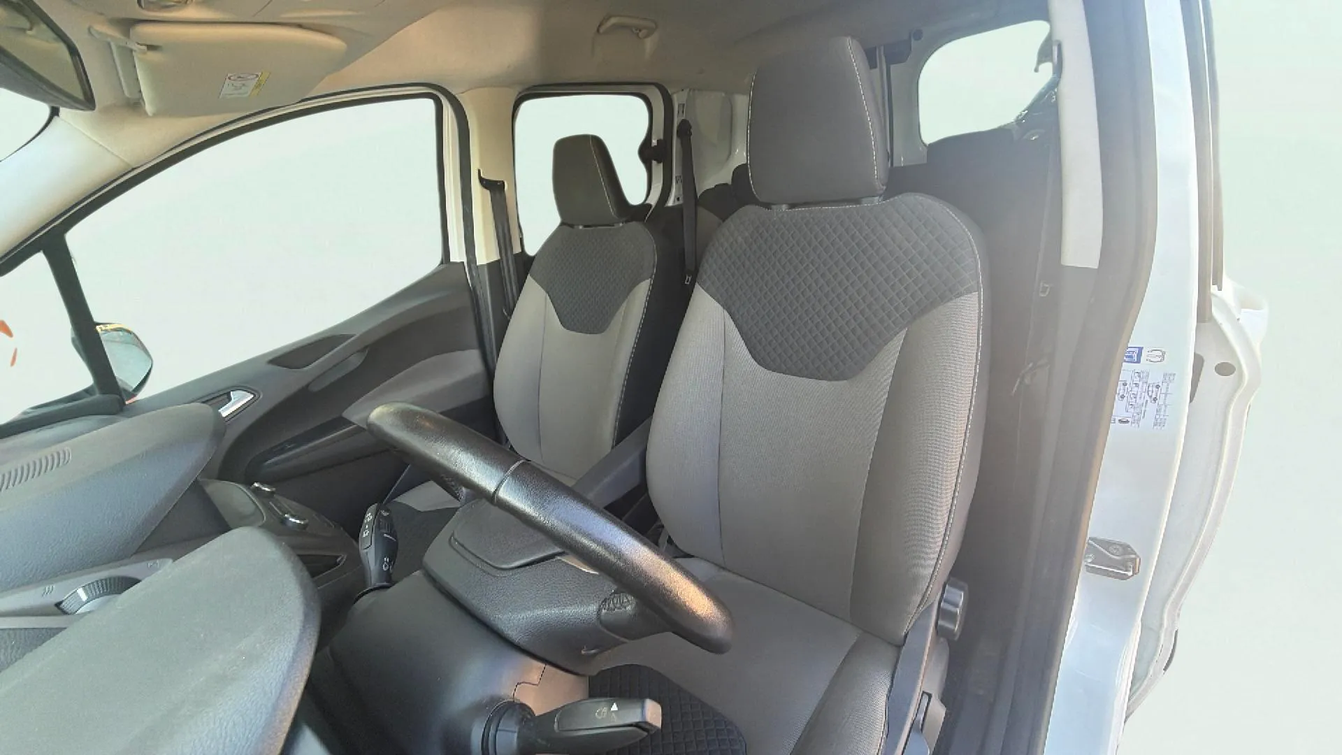 Ford Tourneo Courier 1.5 TDCi Trend - foto 11