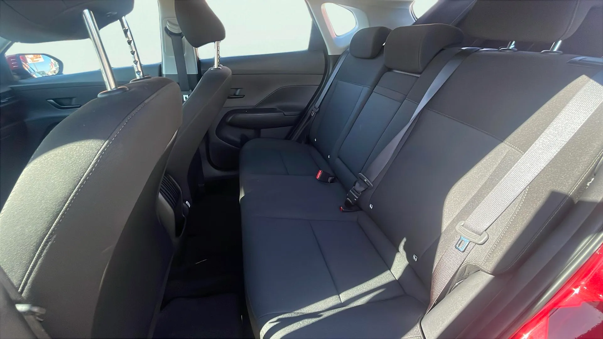Hyundai Kona 1.6 GDI HEV Maxx DCT - foto 15