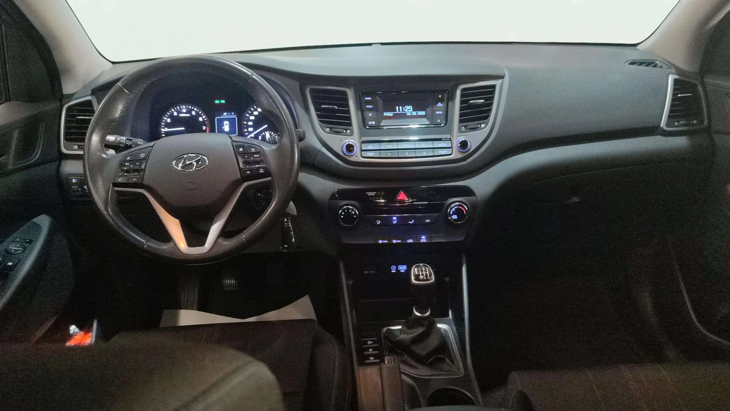 Hyundai Tucson 1.6 GDi BlueDrive Klass 4x2 - foto 6