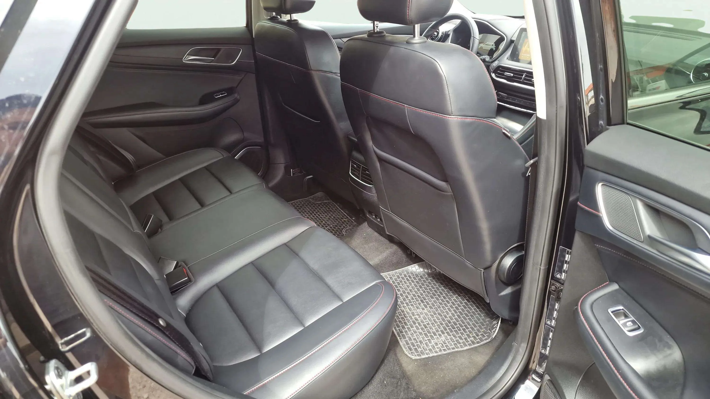 MG HS 1.5T Luxury - foto 21