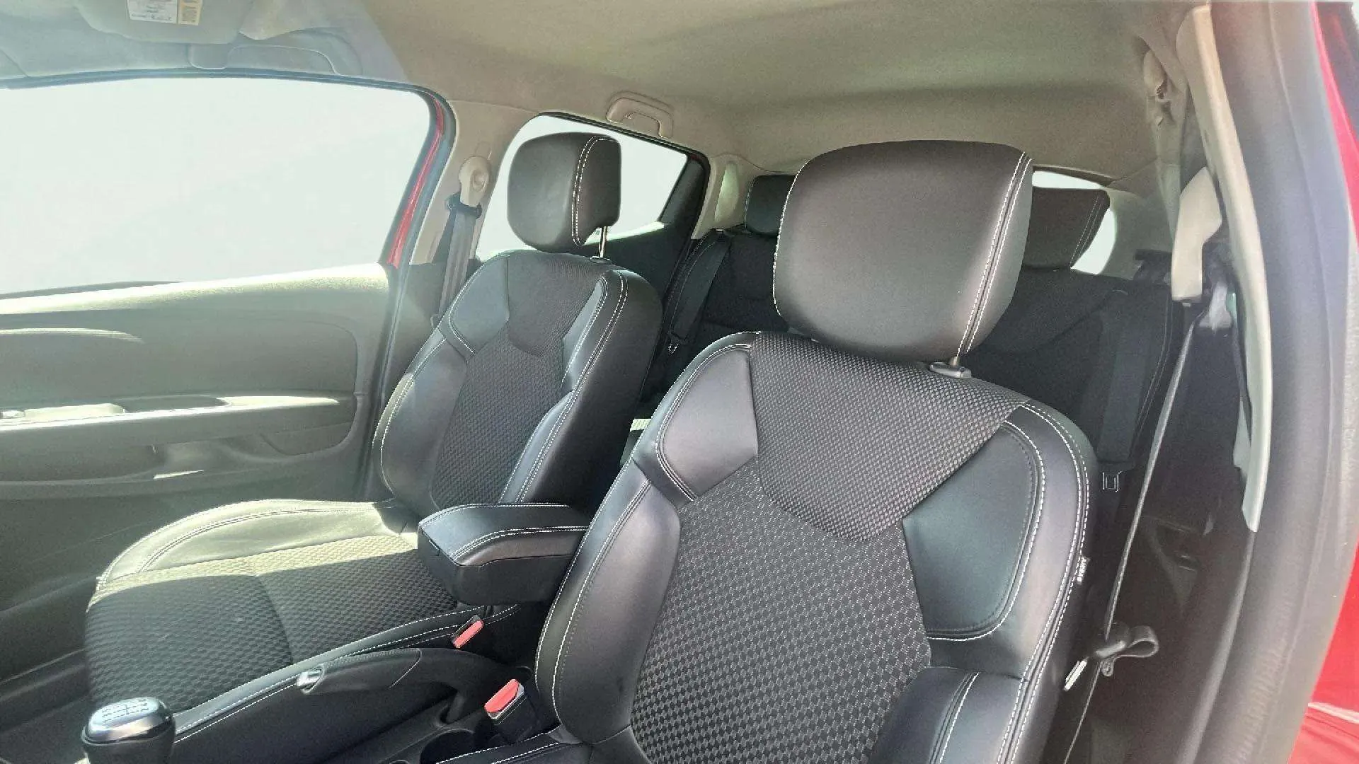 Renault Clio Intens TCe - foto 23