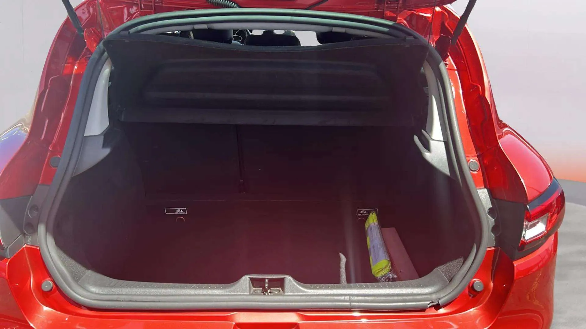 Renault Clio Intens TCe - foto 27