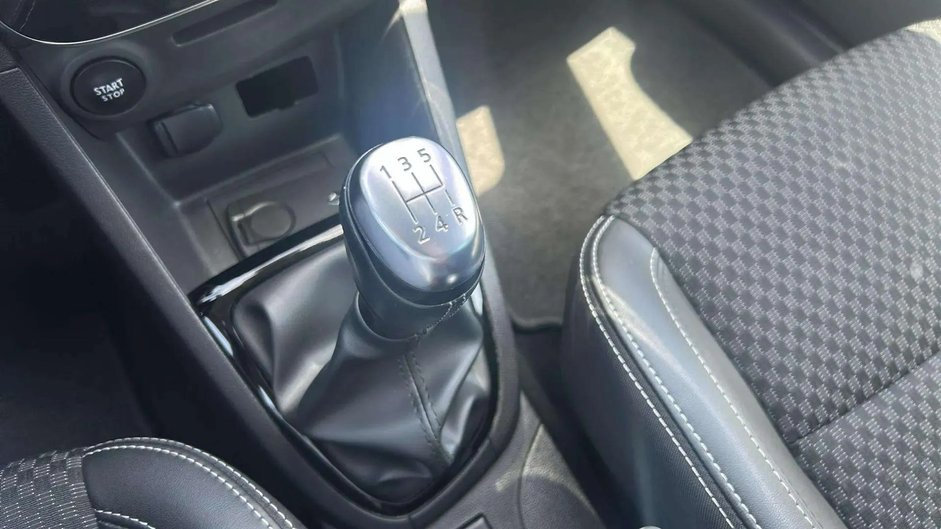 Renault Clio Intens TCe - foto 26