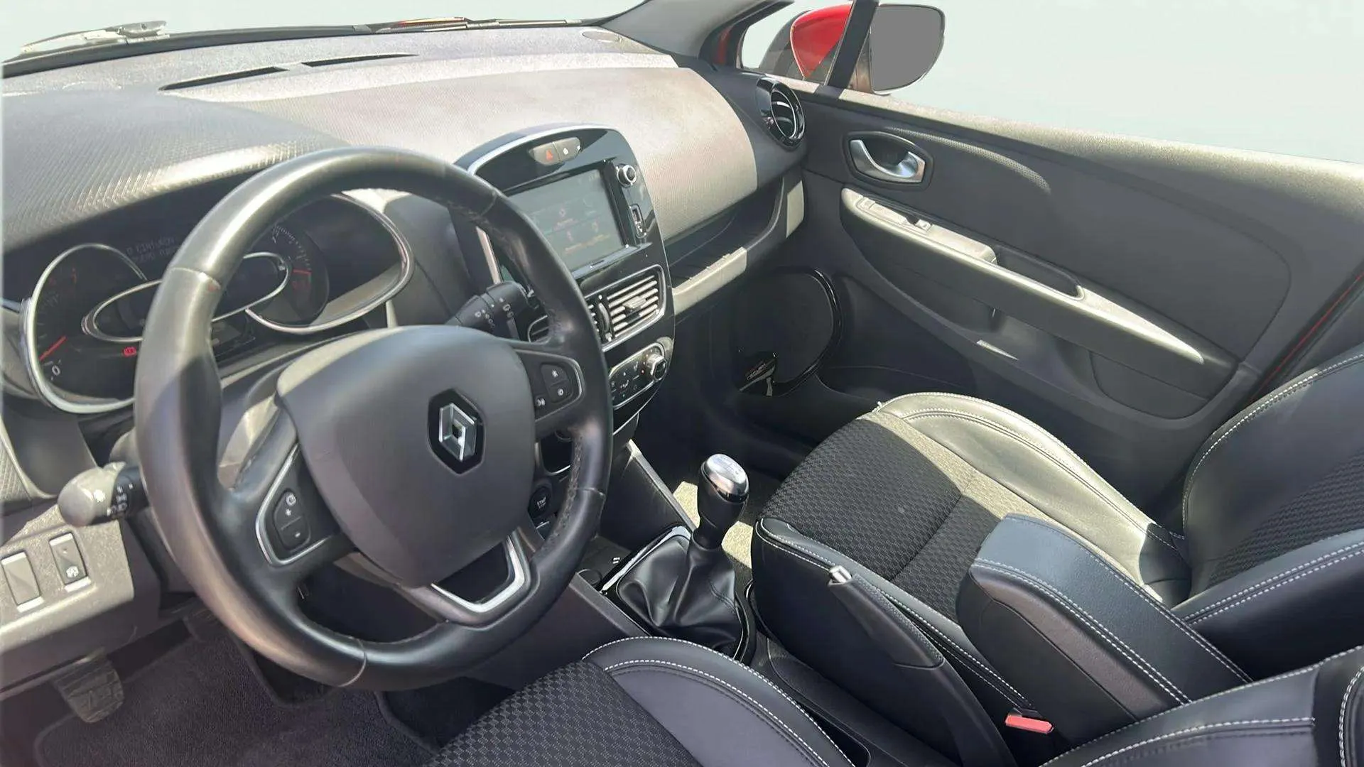Renault Clio Intens TCe - foto 22