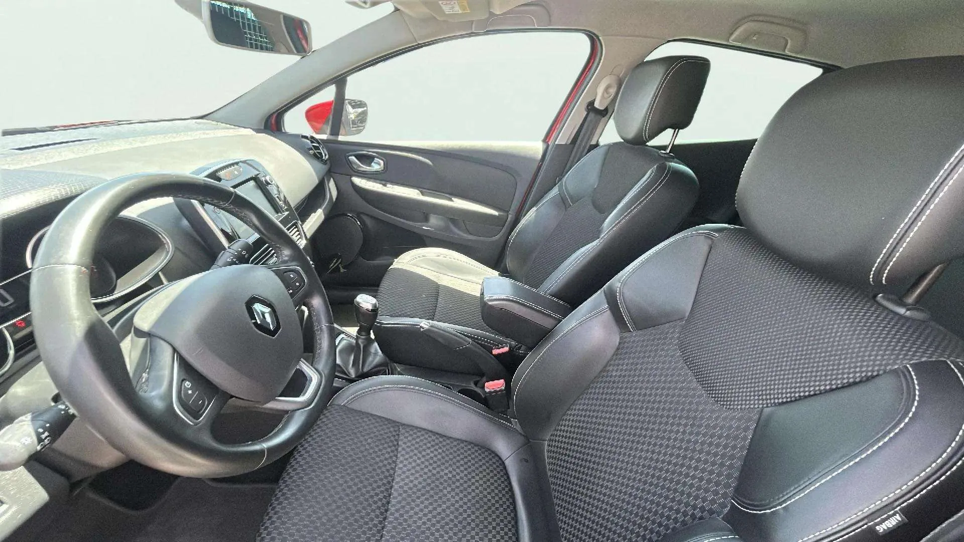 Renault Clio Intens TCe - foto 11