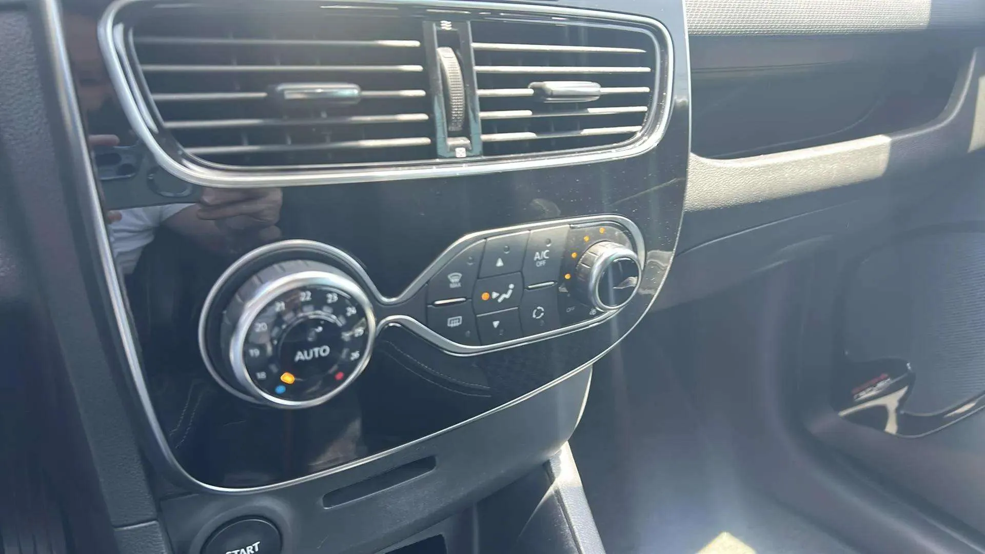 Renault Clio Intens TCe - foto 25