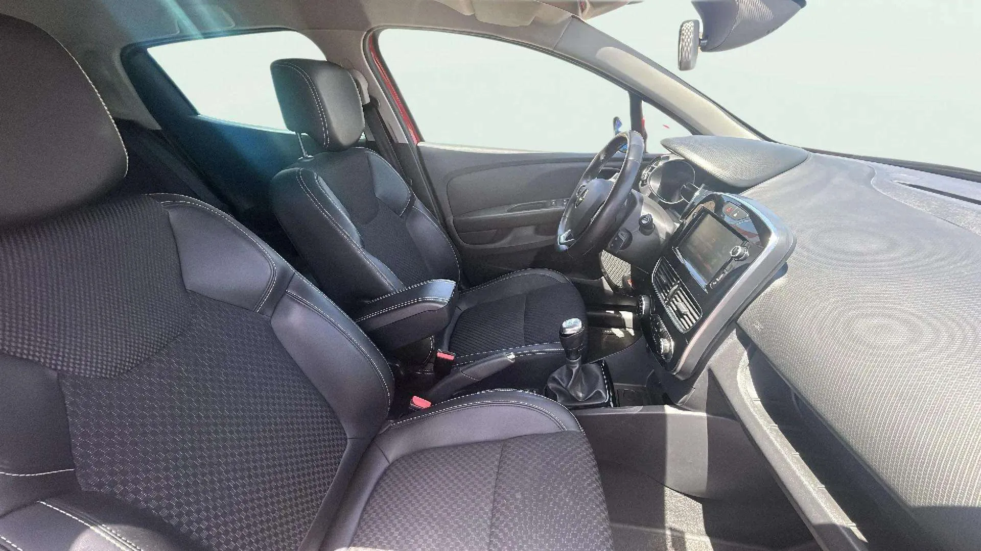 Renault Clio Intens TCe - foto 18