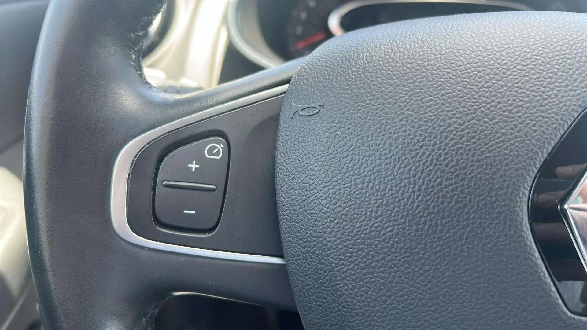 Renault Clio Intens TCe - foto 24