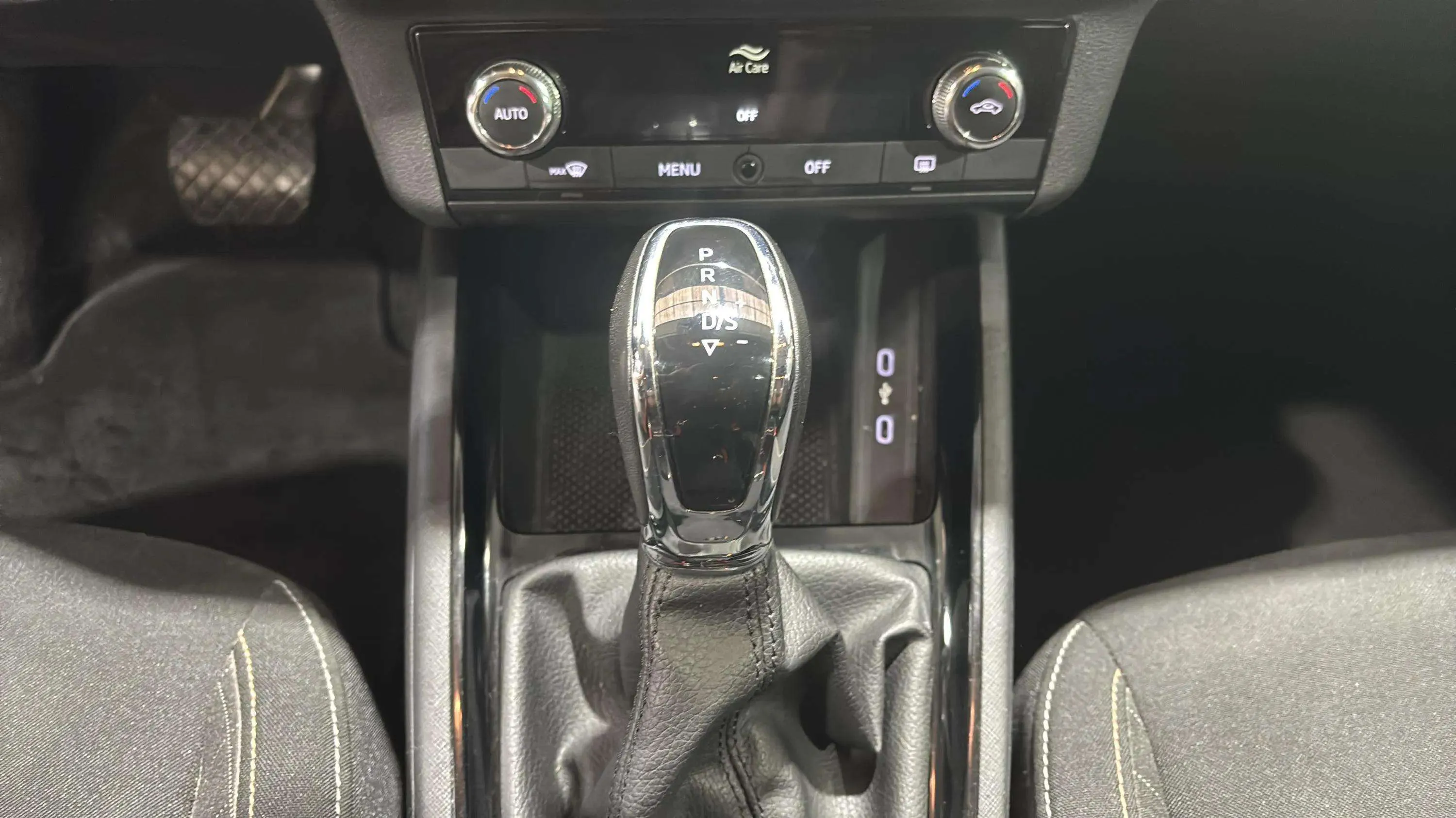 Škoda Kamiq 1.0 TSI DSG Ambition - foto 16