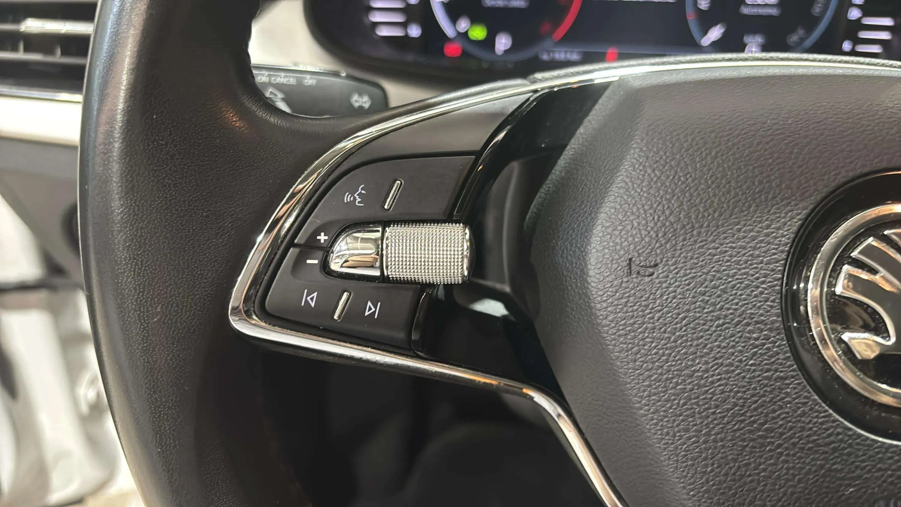 Škoda Kamiq 1.0 TSI DSG Ambition - foto 12