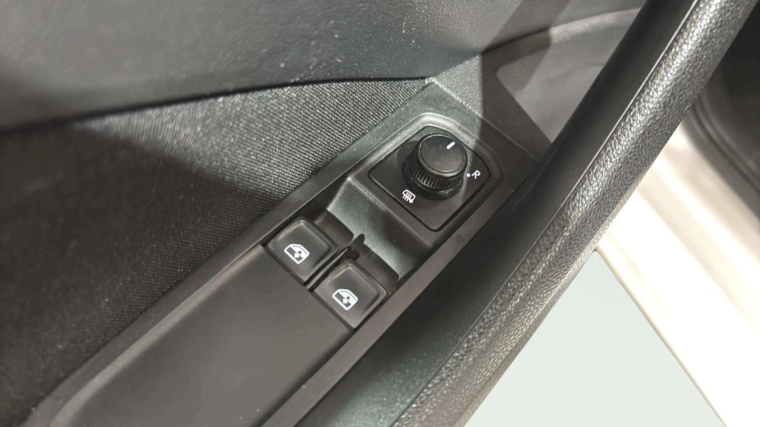 Škoda Kamiq 1.0 TSI DSG Ambition - foto 19