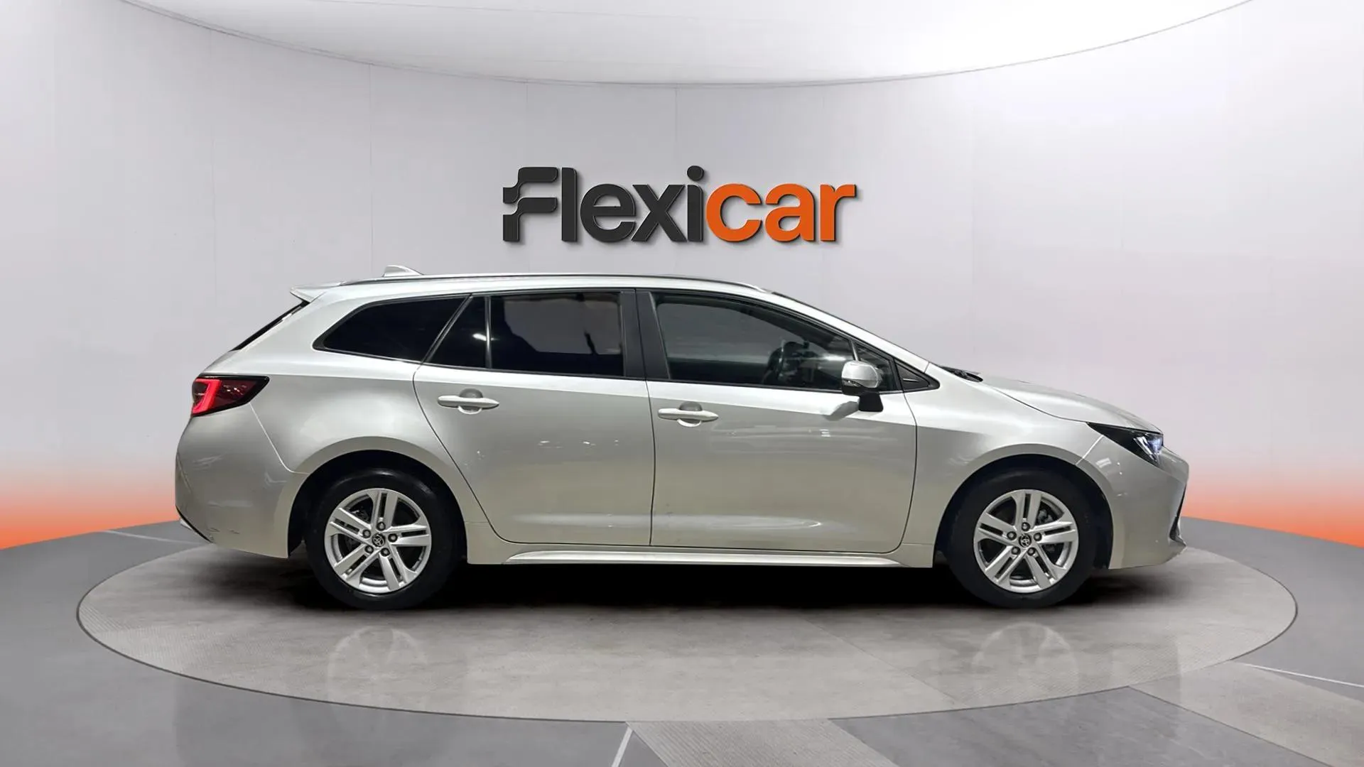 Toyota Corolla 1.8 125H Active Tech E-CVT TOU Sport - foto 8