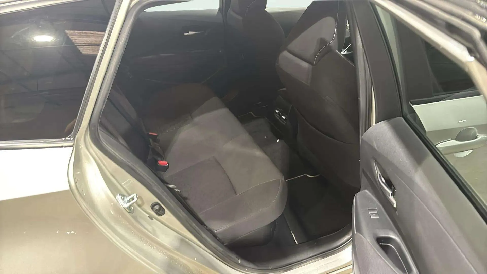 Toyota Corolla 1.8 125H Active Tech E-CVT TOU Sport - foto 23