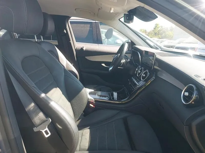 Mercedes-Benz GLC 300e 4MATIC - foto 48