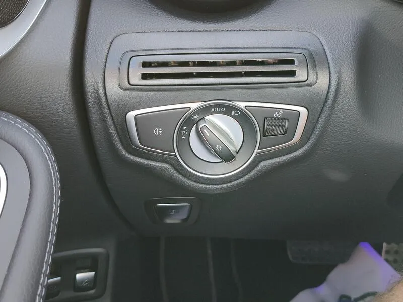 Mercedes-Benz GLC 300e 4MATIC - foto 27