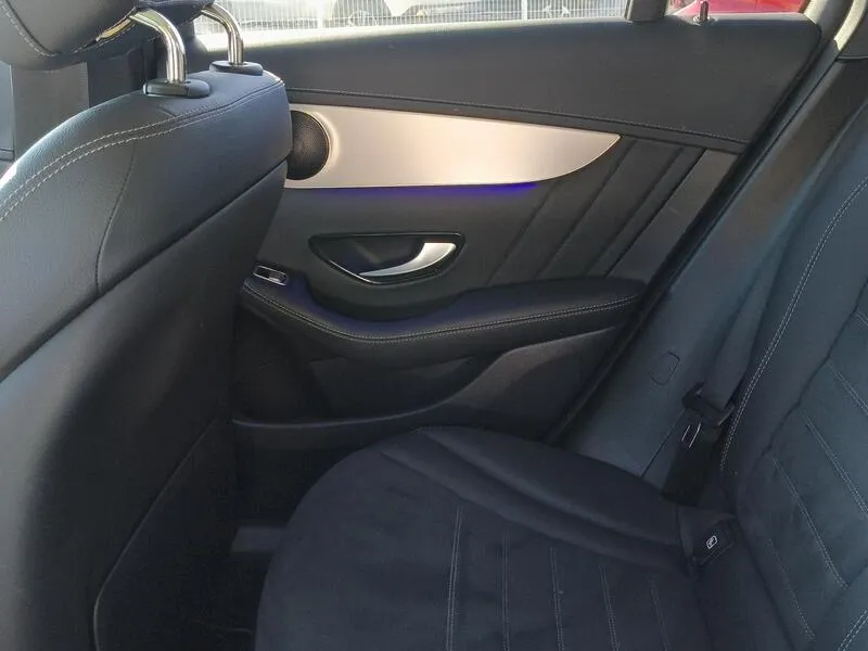 Mercedes-Benz GLC 300e 4MATIC - foto 32