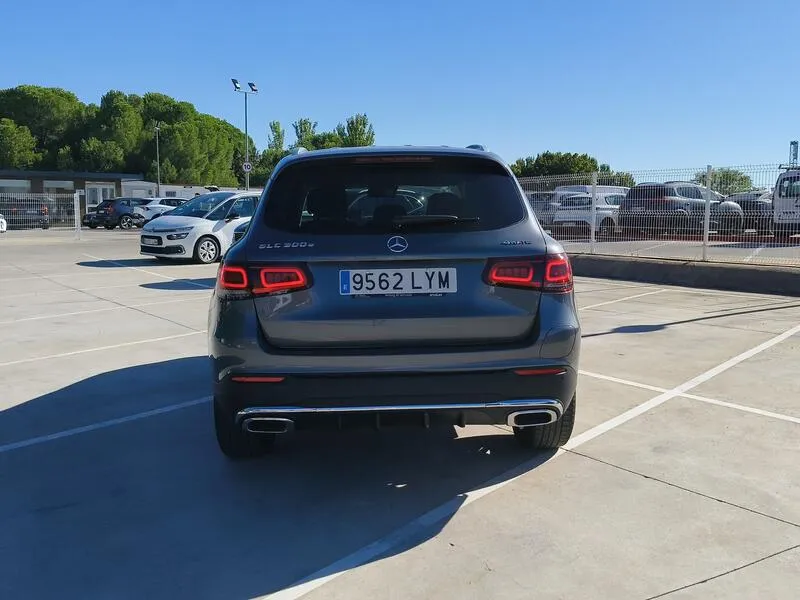 Mercedes-Benz GLC 300e 4MATIC - foto 5