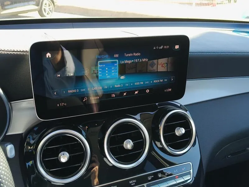 Mercedes-Benz GLC 300e 4MATIC - foto 11