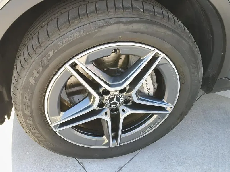 Mercedes-Benz GLC 300e 4MATIC - foto 46