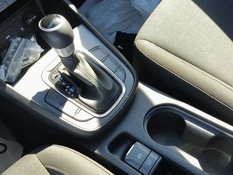 Hyundai Kona 1.6 GDI HEV Tecno 2C DCT - foto 13