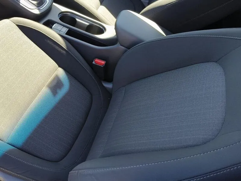 Hyundai Kona 1.6 GDI HEV Tecno 2C DCT - foto 31