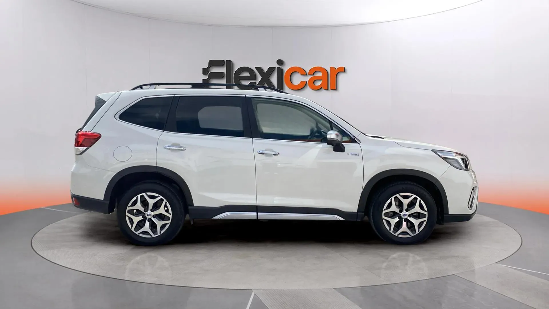 Subaru Forester 2.0i Hybrid CVT Executive - foto 10