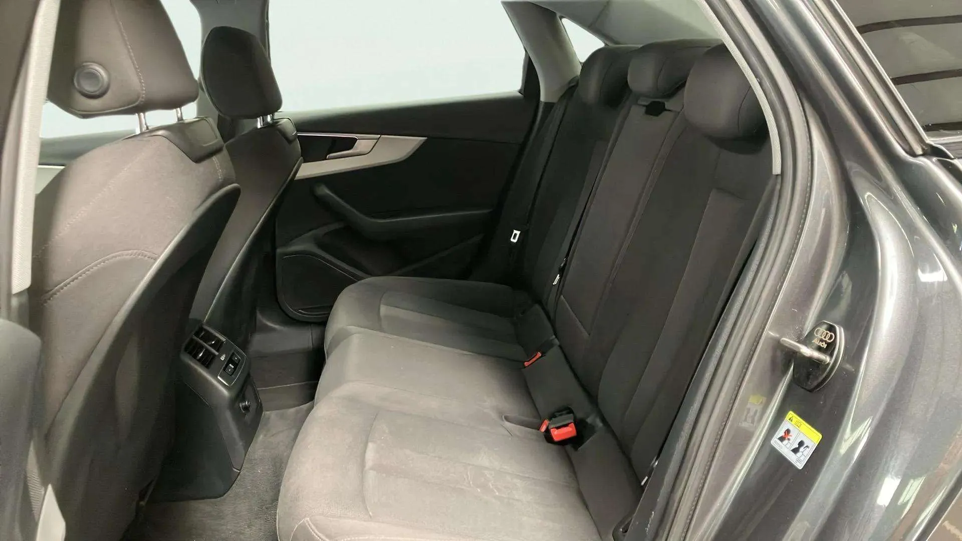 Audi A4 Advanced 35 TDI S tronic - foto 13