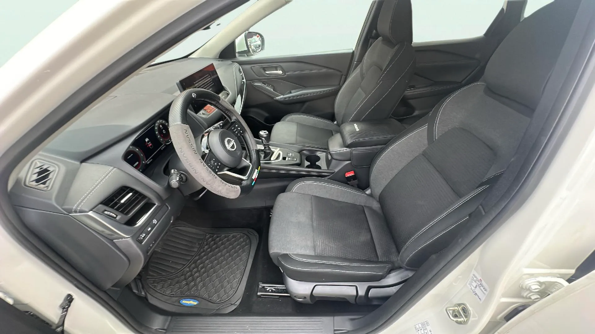 Nissan Qashqai DIG-T N-Connecta - foto 13