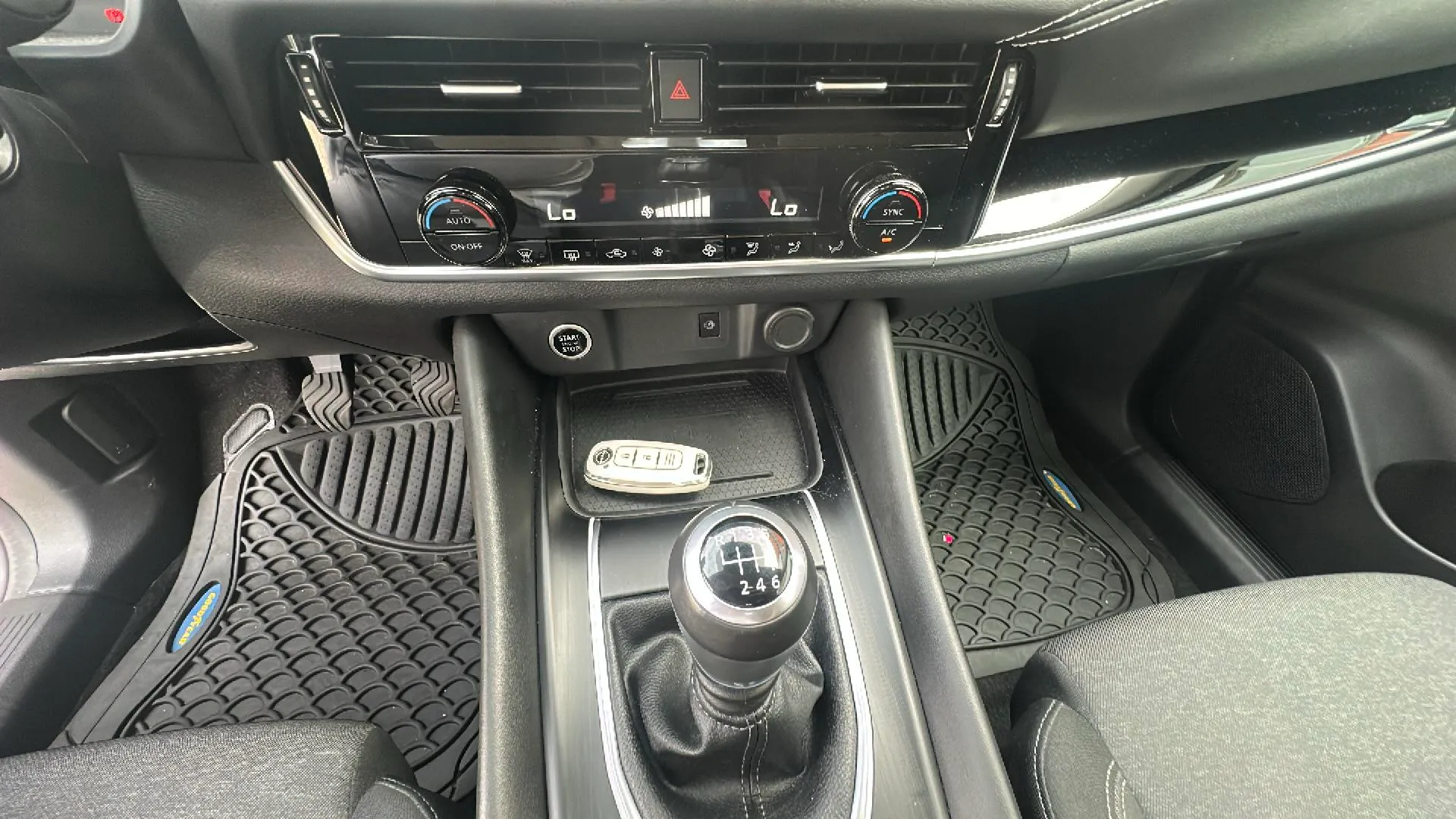 Nissan Qashqai DIG-T N-Connecta - foto 19