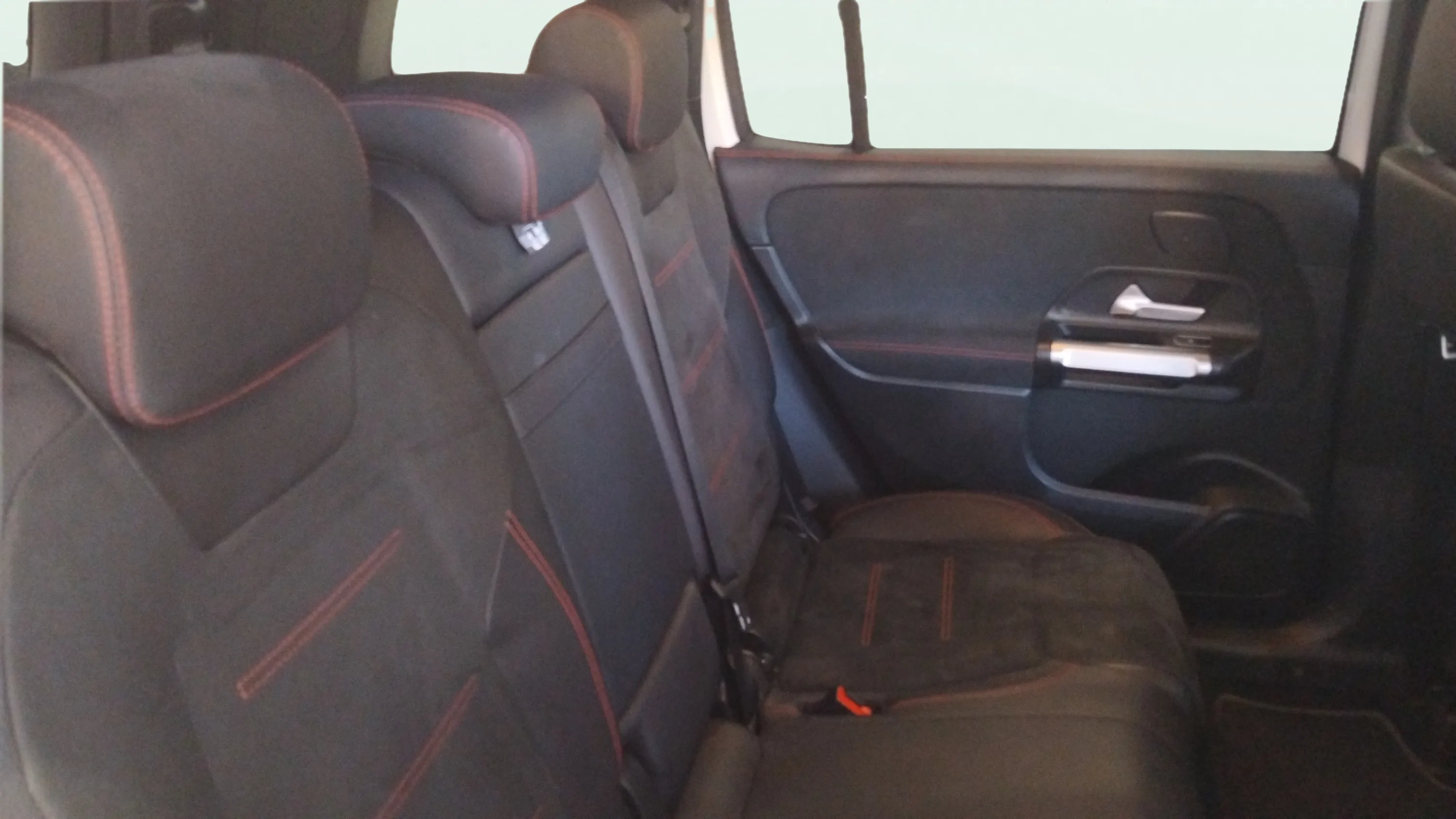 Mercedes-Benz GLB 200 d - foto 9