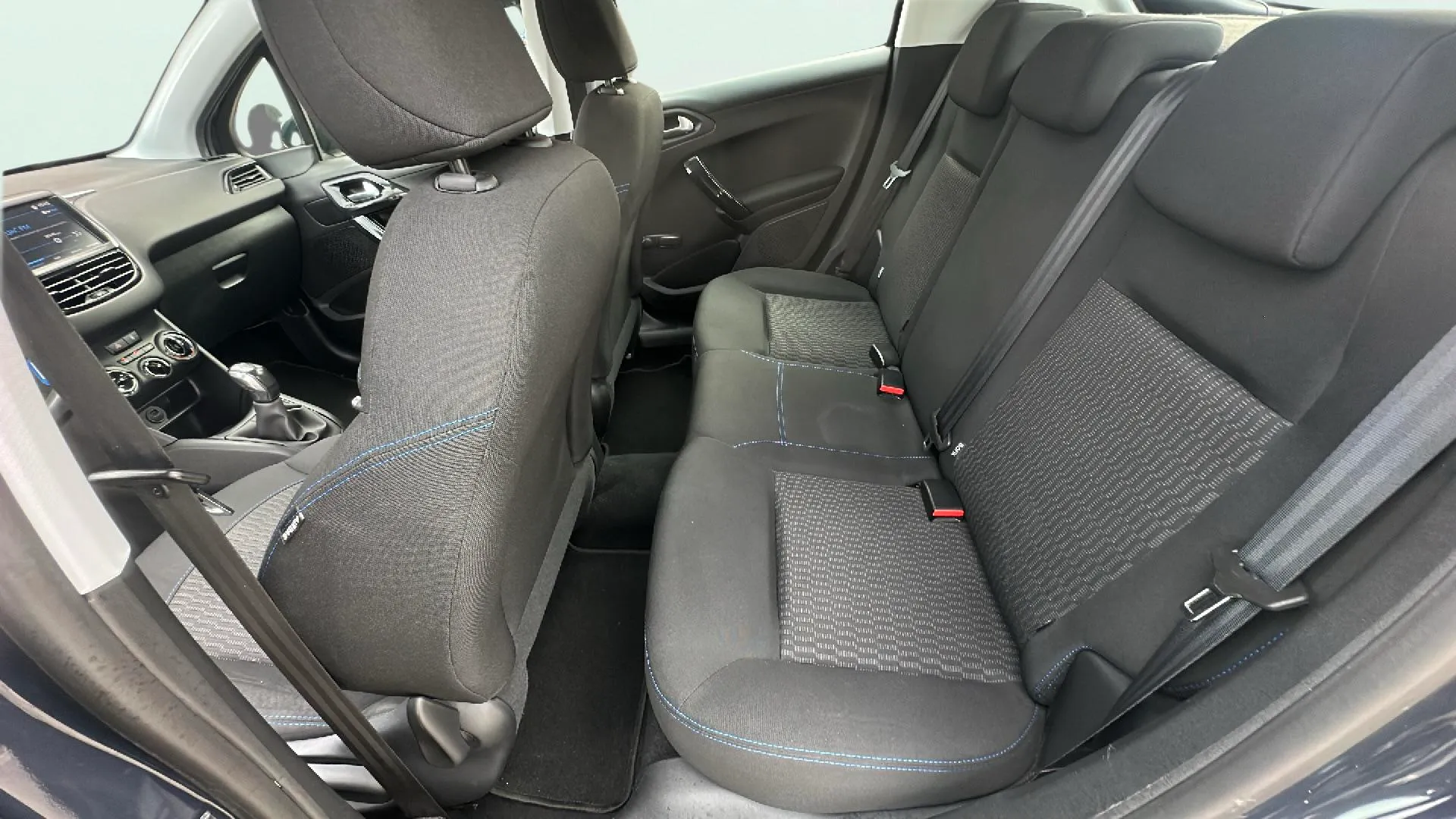Peugeot 208 Signature 1.2L PureTech - foto 14