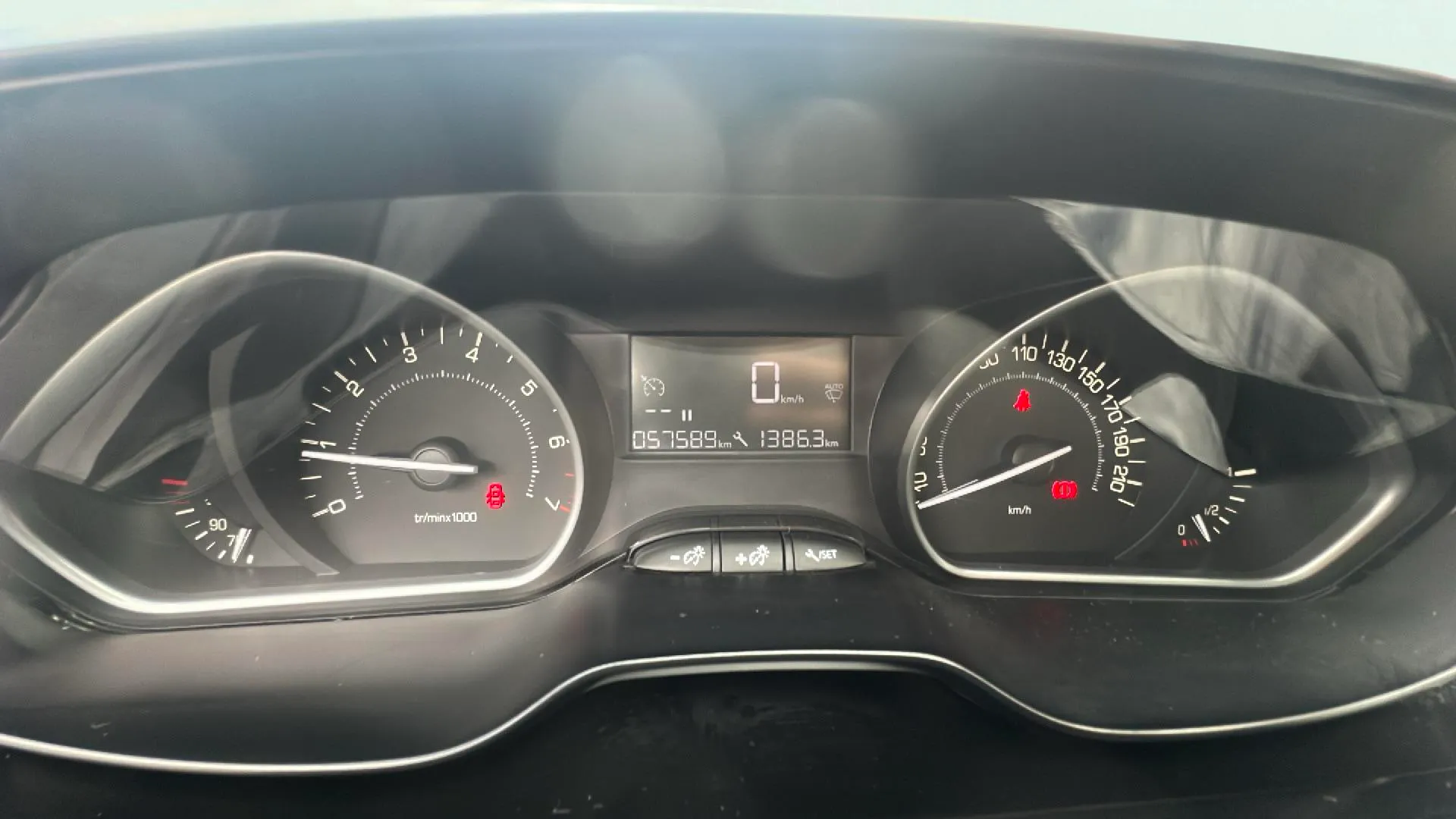 Peugeot 208 Signature 1.2L PureTech - foto 16