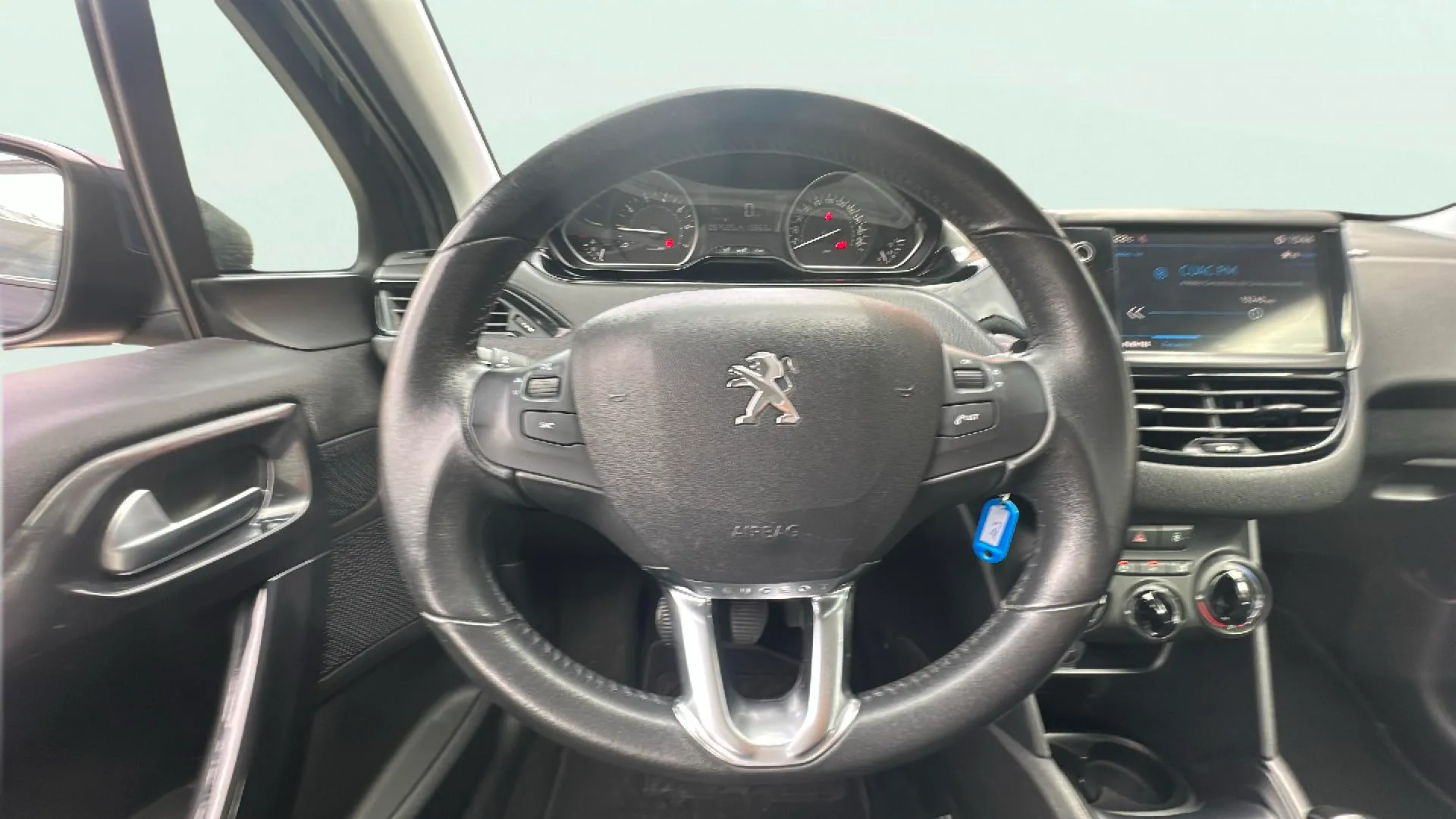 Peugeot 208 Signature 1.2L PureTech - foto 11