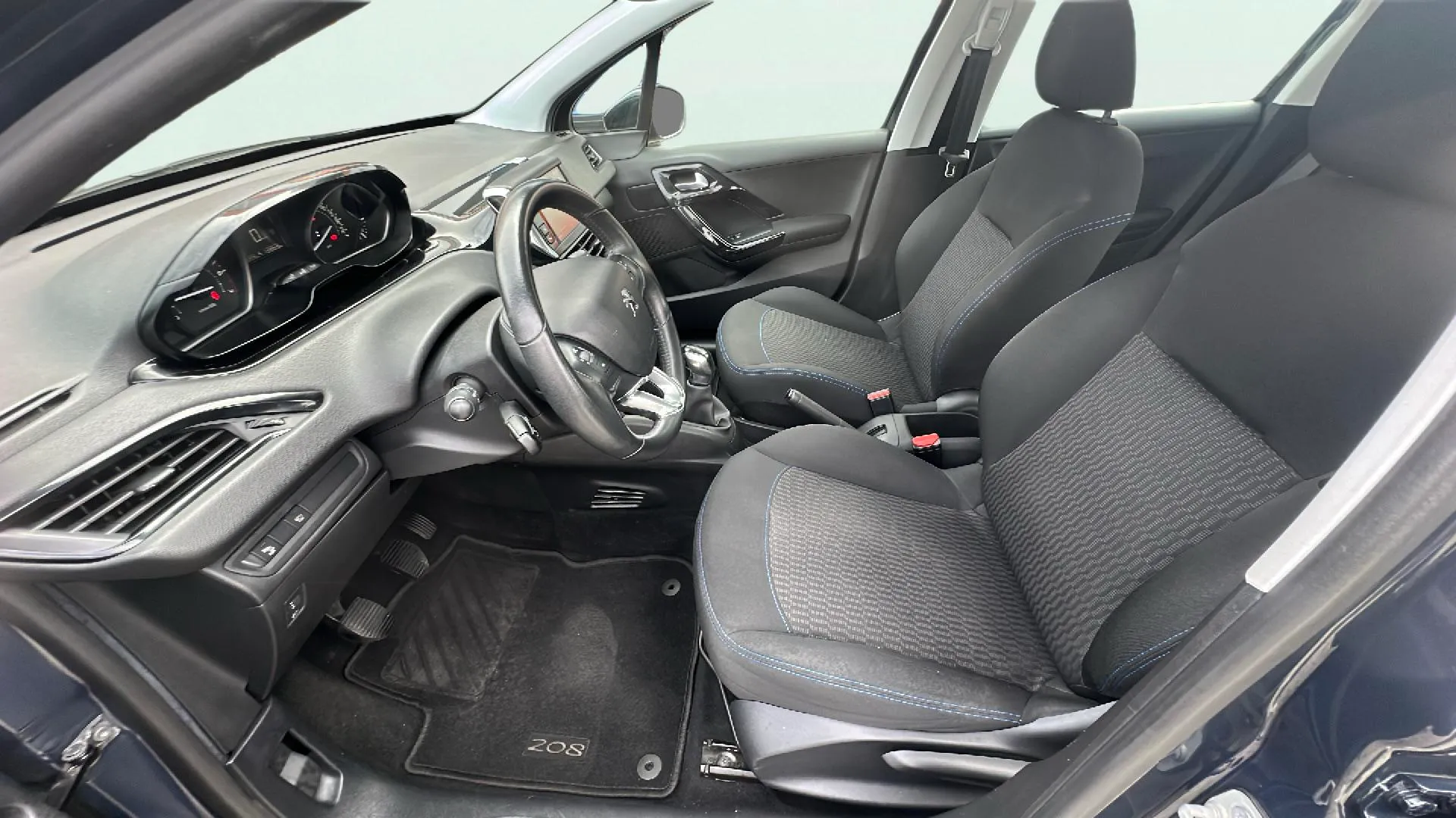 Peugeot 208 Signature 1.2L PureTech - foto 13