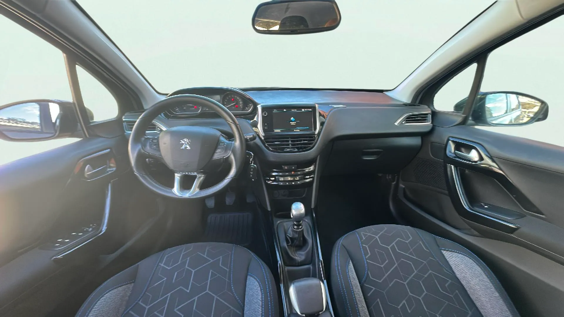 Peugeot 2008 Signature 1.2 PureTech - foto 10