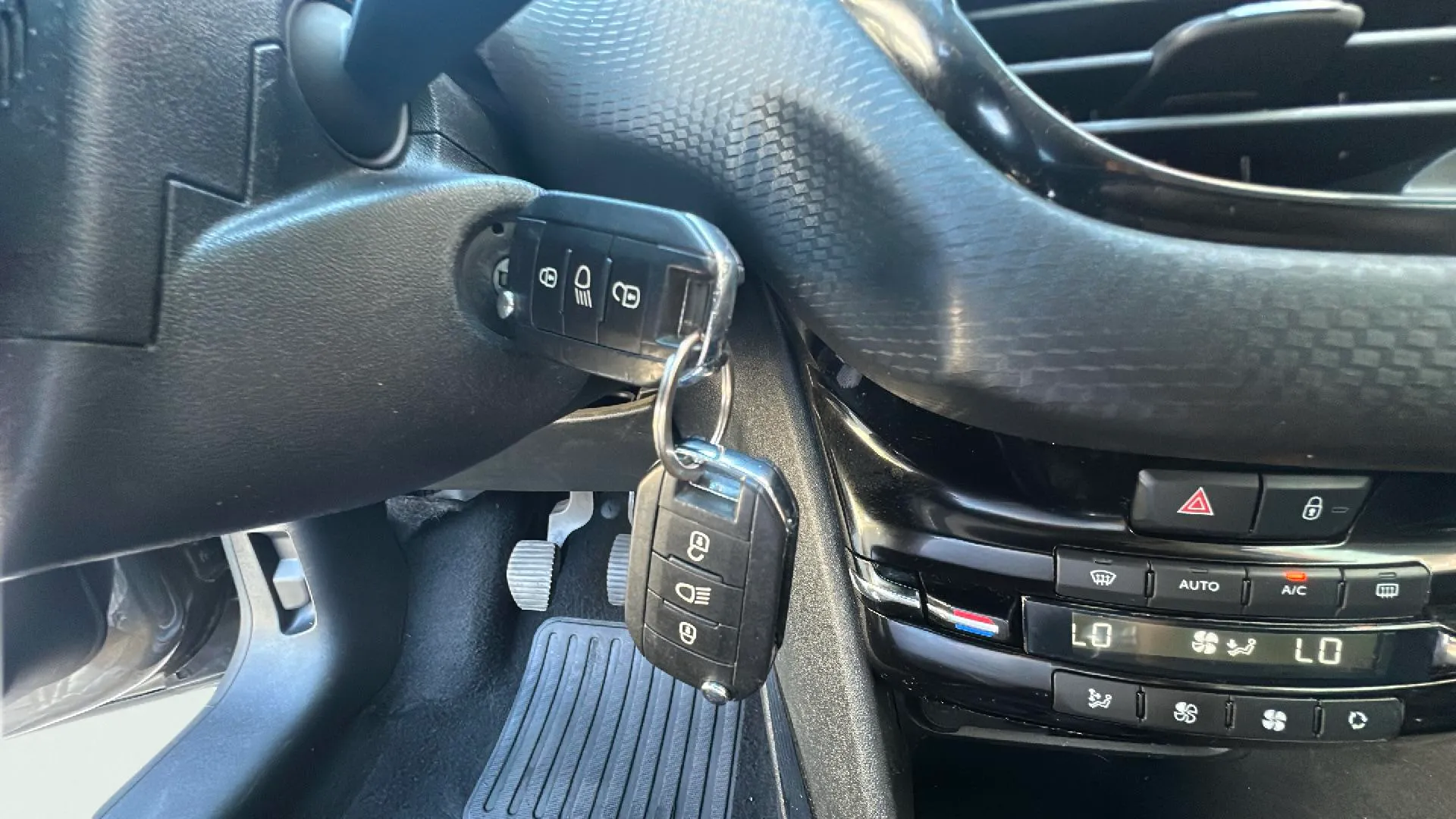 Peugeot 2008 Signature 1.2 PureTech - foto 23