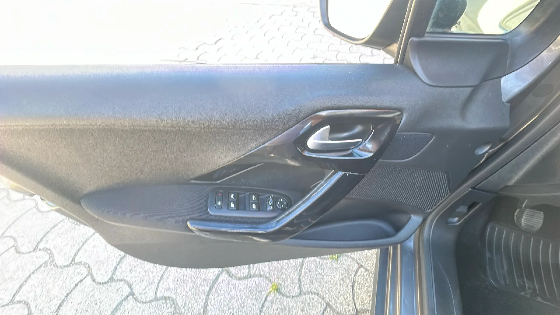 Peugeot 2008 Signature 1.2 PureTech - foto 22