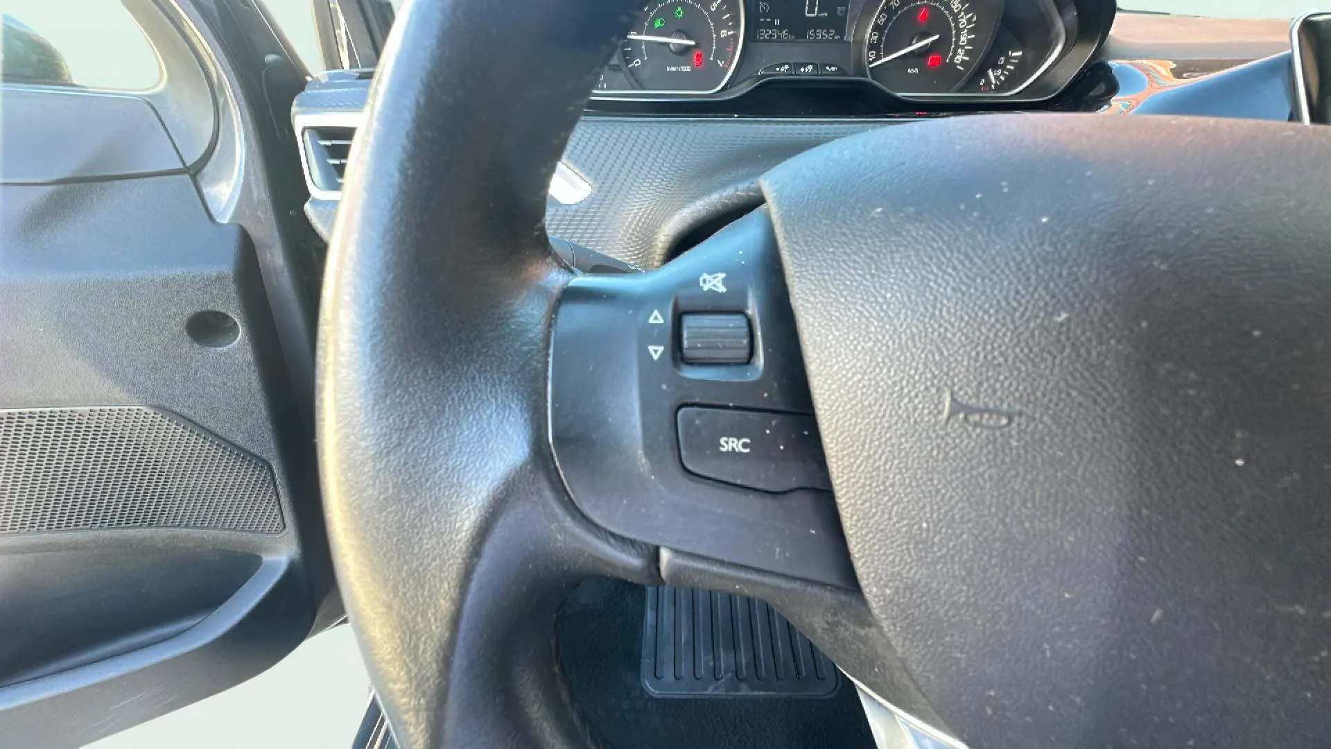 Peugeot 2008 Signature 1.2 PureTech - foto 17