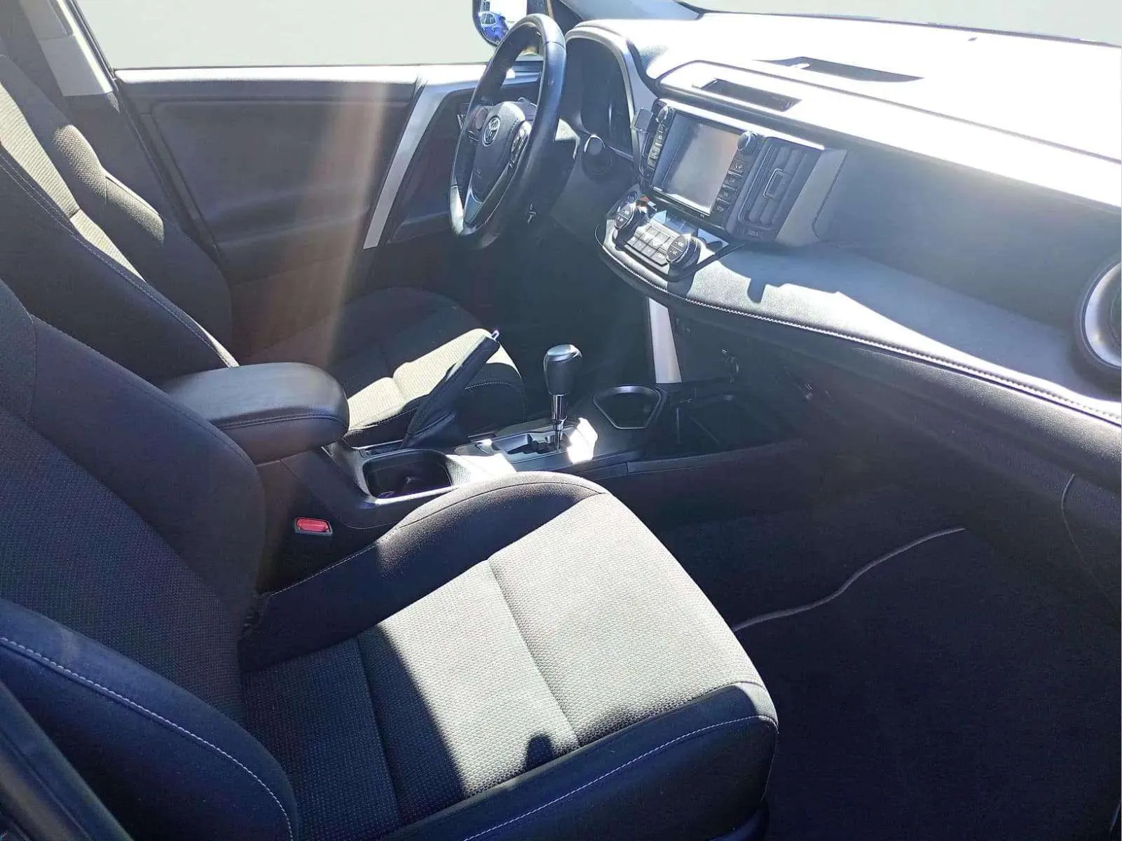 Toyota RAV4 2.5l hybrid 2WD Advance - foto 14