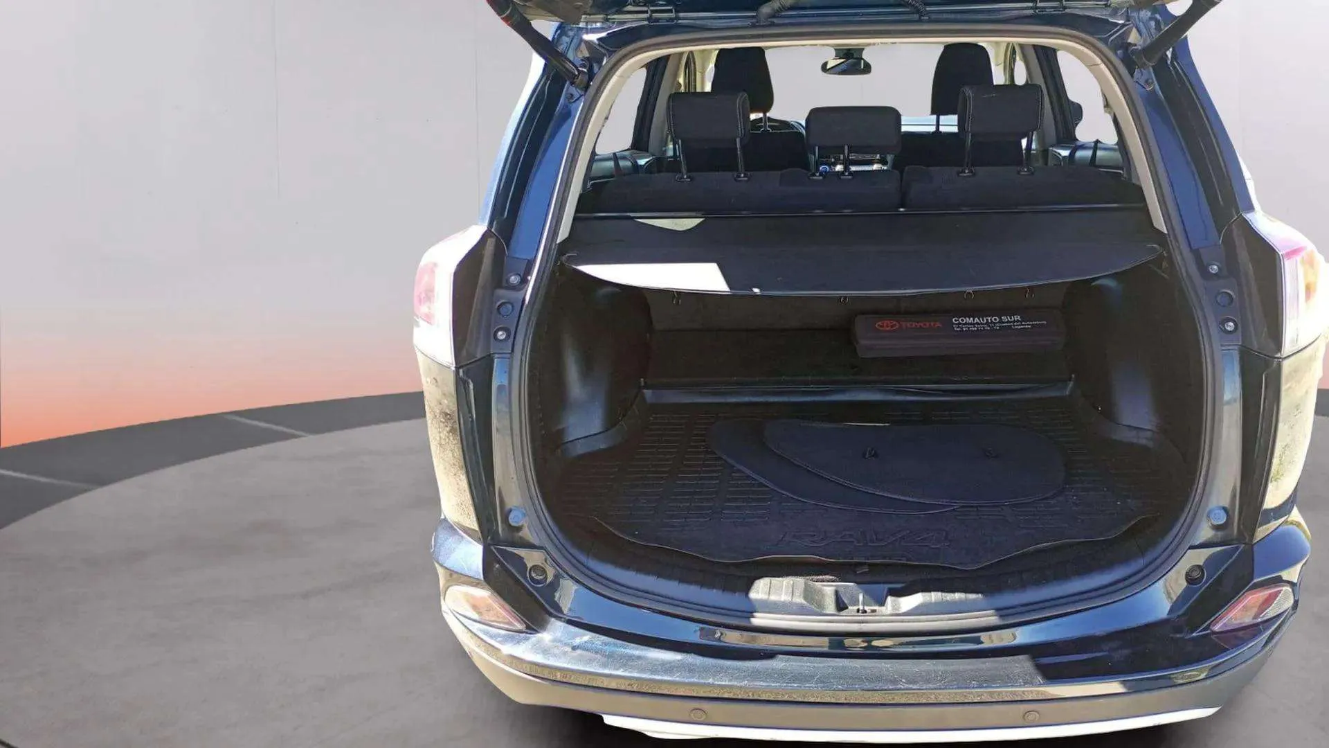 Toyota RAV4 2.5l hybrid 2WD Advance - foto 17