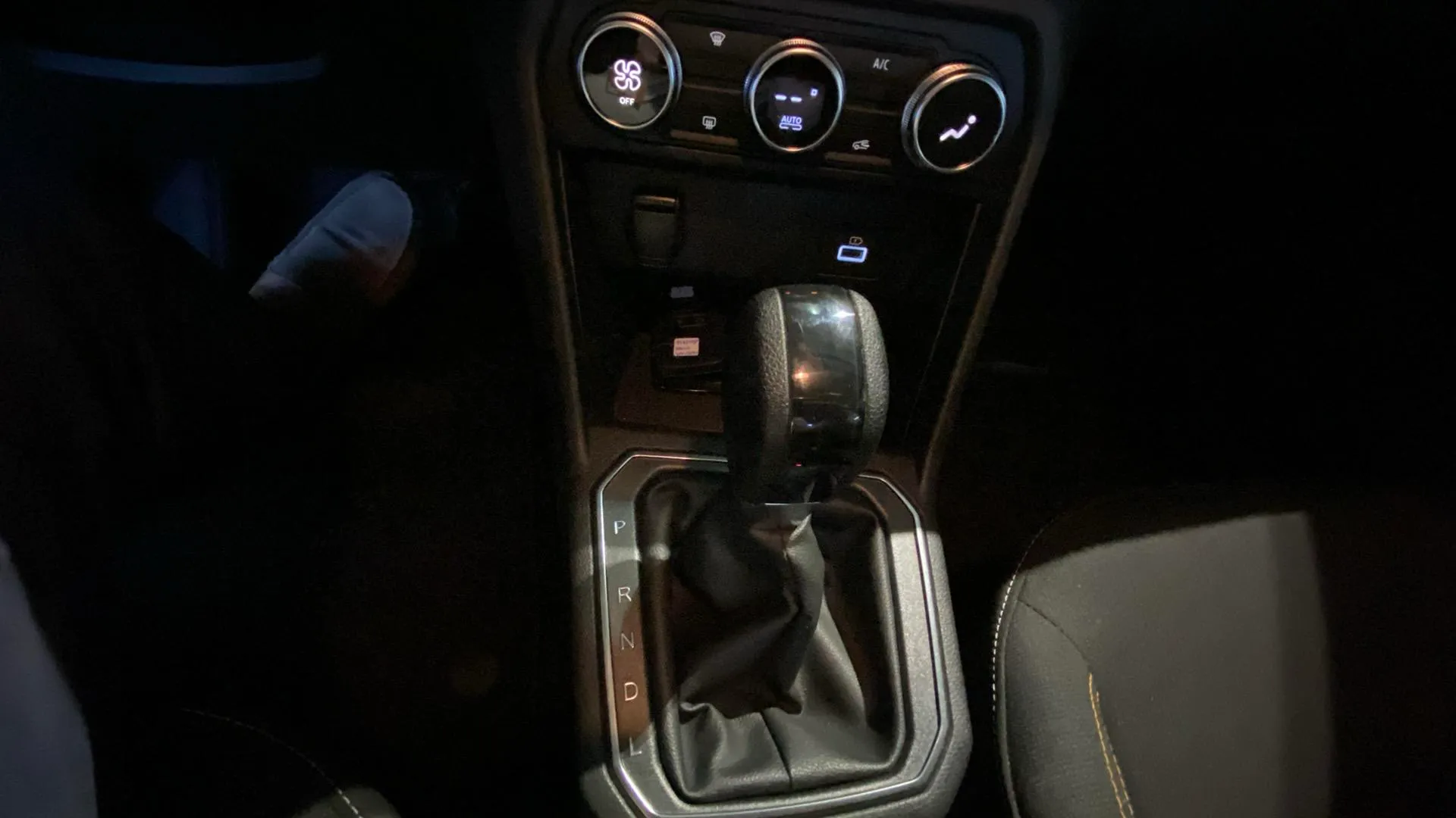 Dacia Sandero Stepway Expression TCe CVT - foto 34