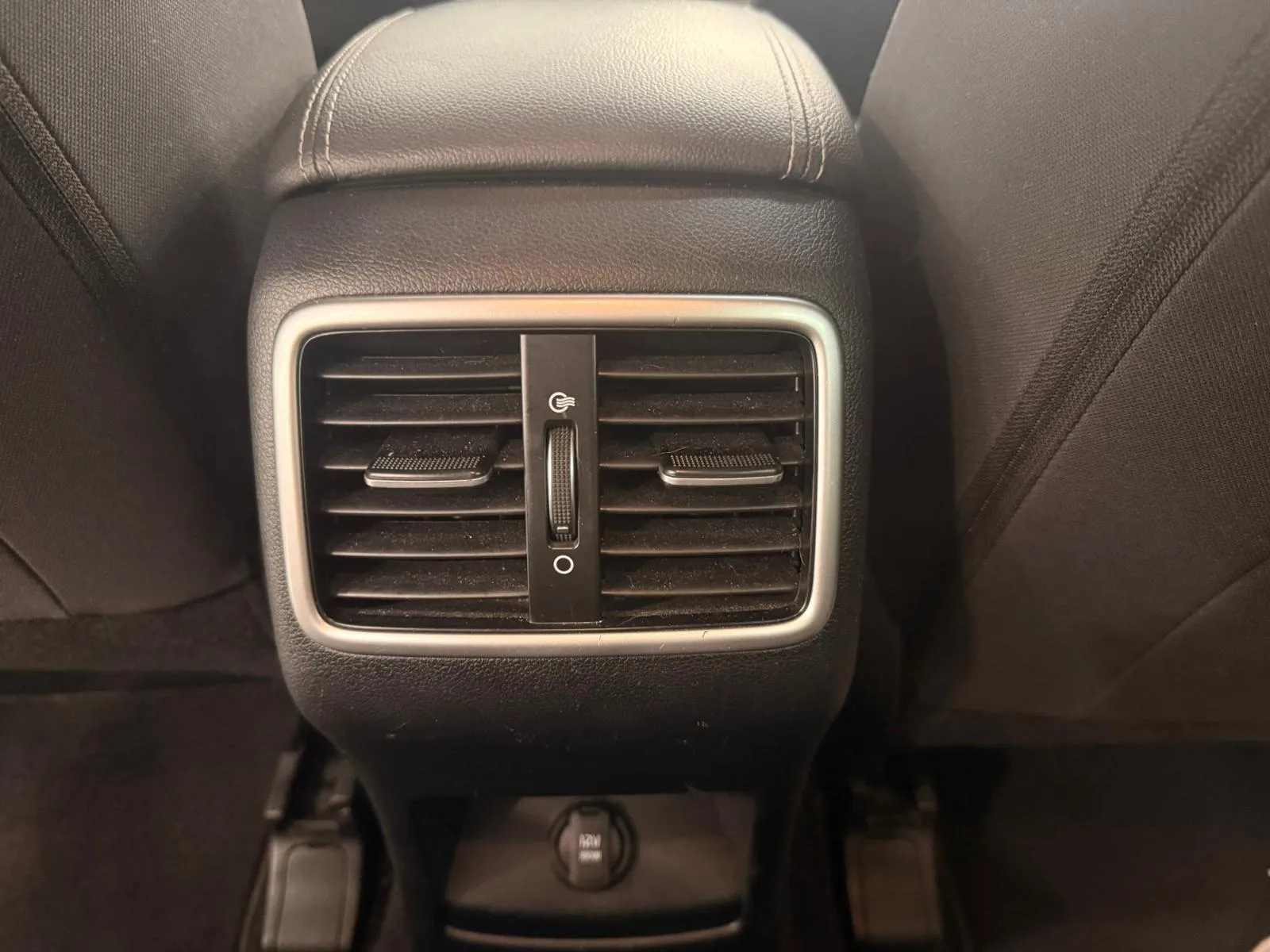 Kia Sportage 1.6 GDi Black Edition 4x2 - foto 24