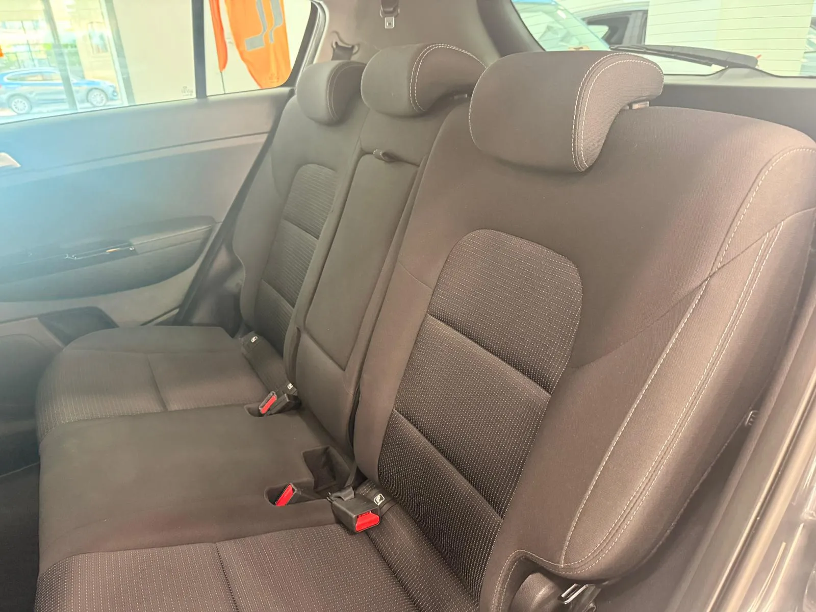 Kia Sportage 1.6 GDi Black Edition 4x2 - foto 7