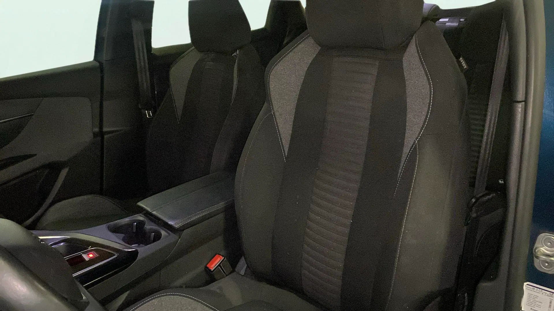 Peugeot 3008 1.5 BlueHDi Active Pack EAT8 - foto 28