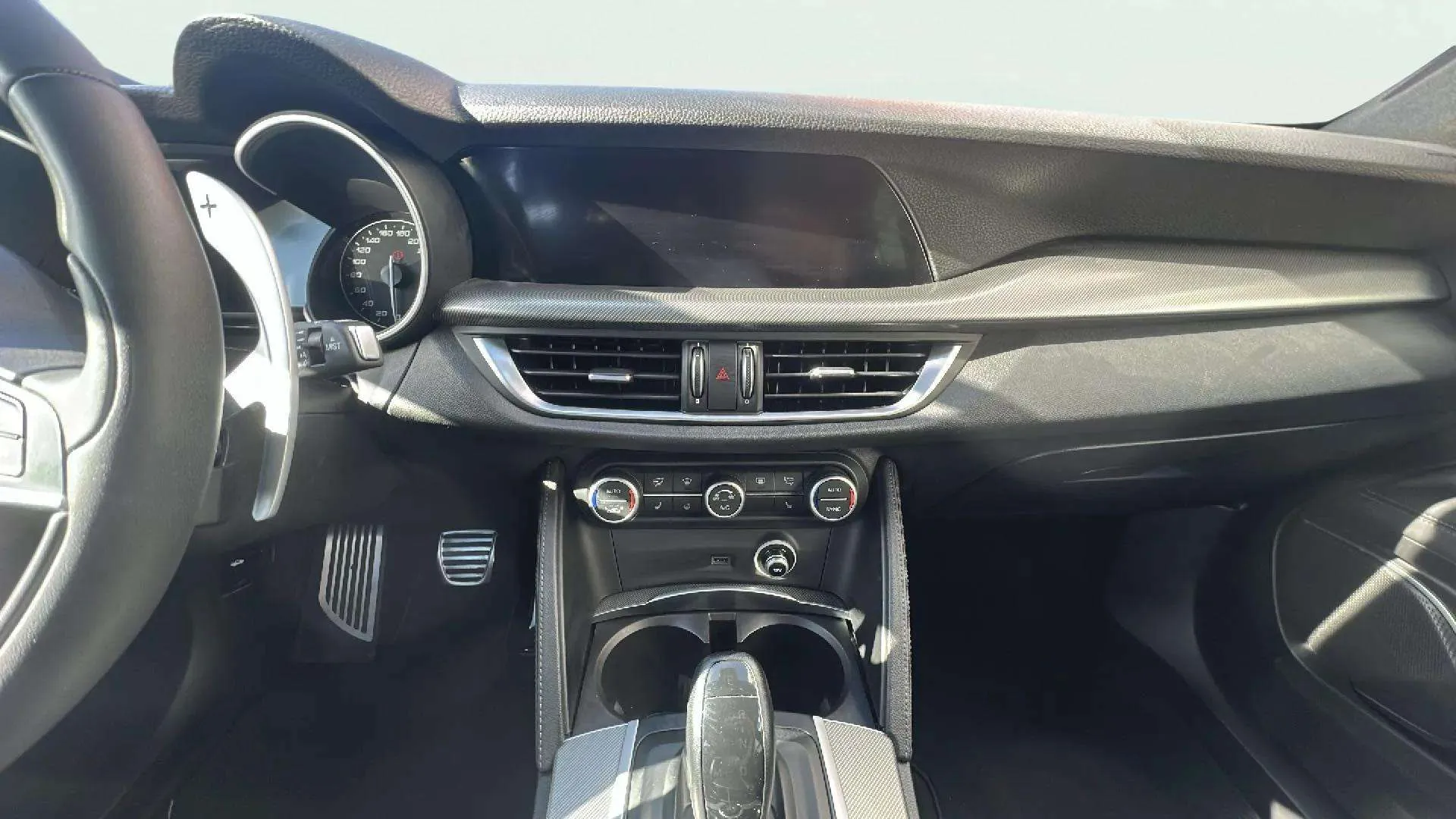 Alfa Romeo Stelvio 2.0 Gasolina Executive AWD - foto 12