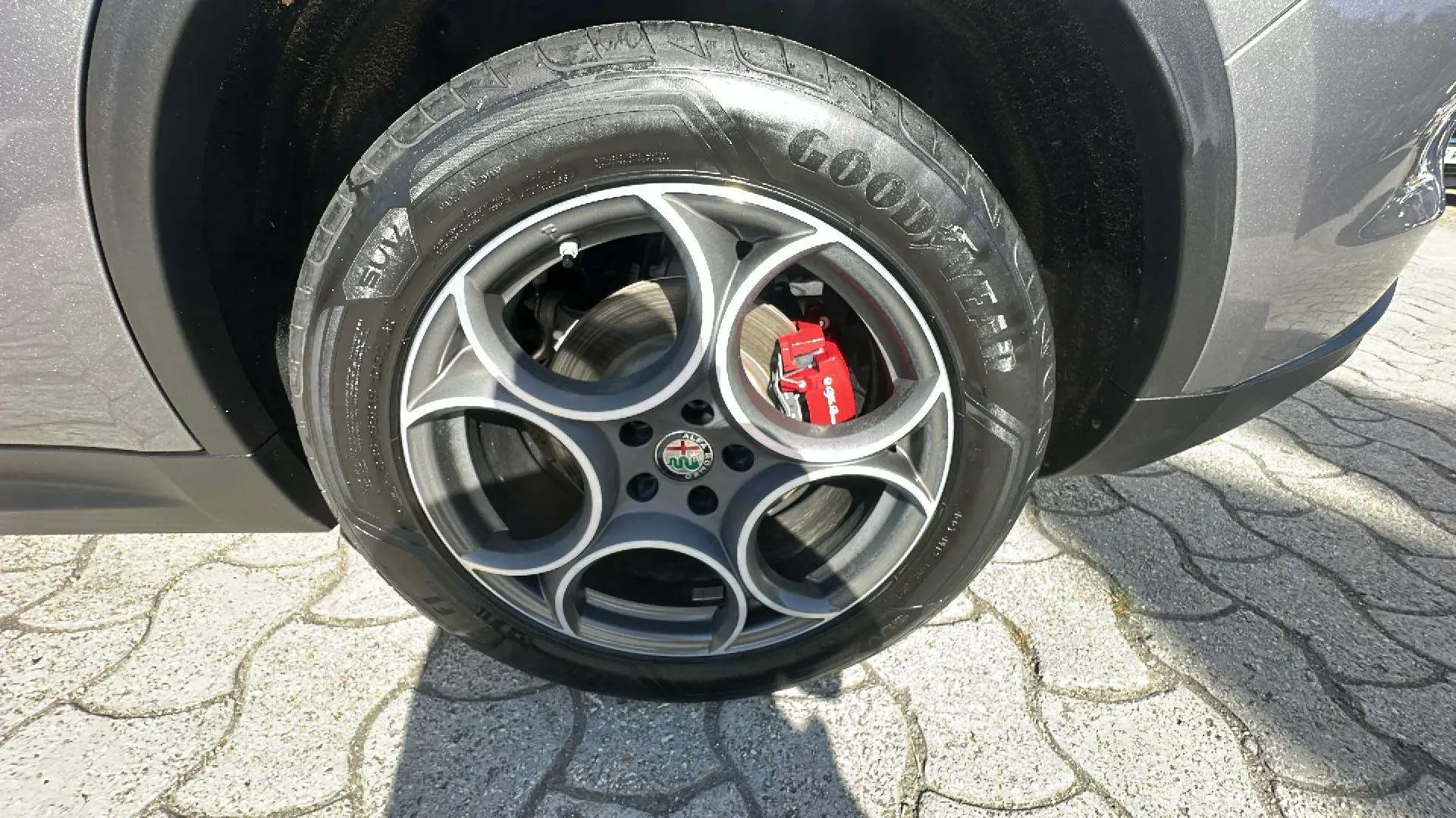 Alfa Romeo Stelvio 2.0 Gasolina Executive AWD - foto 29